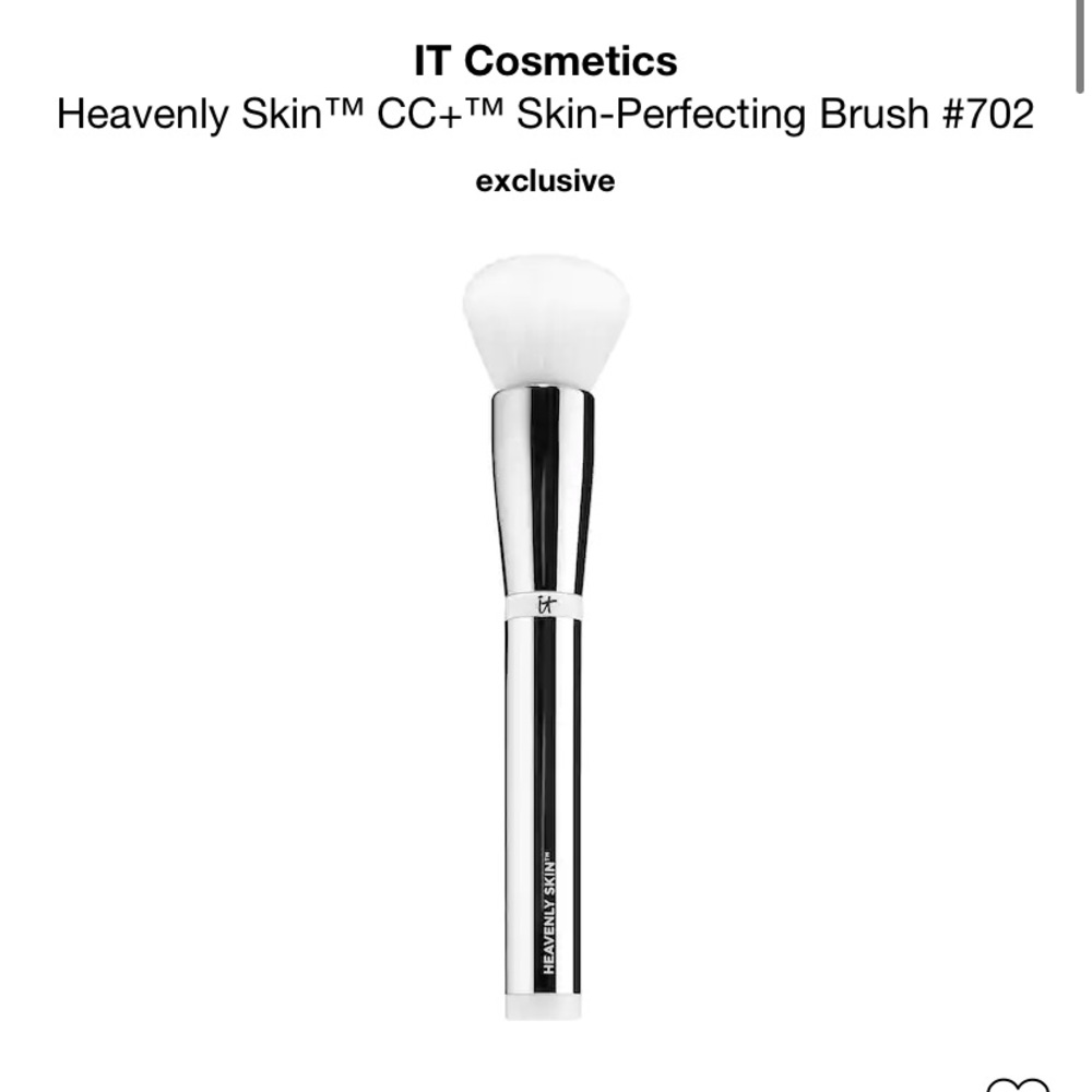 NEW IT Cosmetics CC+™ Skin-Perfecting Brush #702